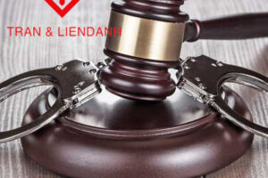 tội làm tàng trữ vận chuyển lưu hành tiền giả