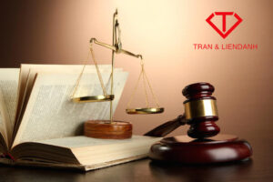 tội tiêu thụ tiền giả