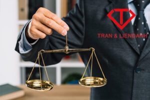 đổi tiền giả có bị bắt không